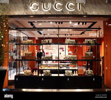 foto di gucci bologna|Galleria Cavour .